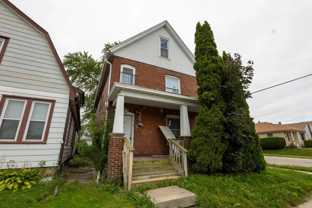 729 Montana Ave #A - Photo 1 of 1