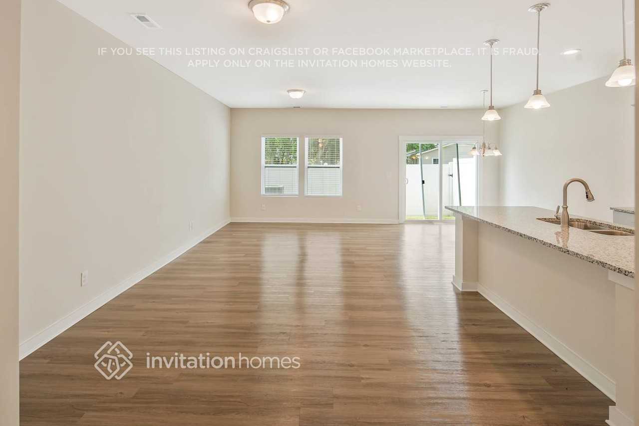 3011 Ayana Dr - Photo 2 of 14