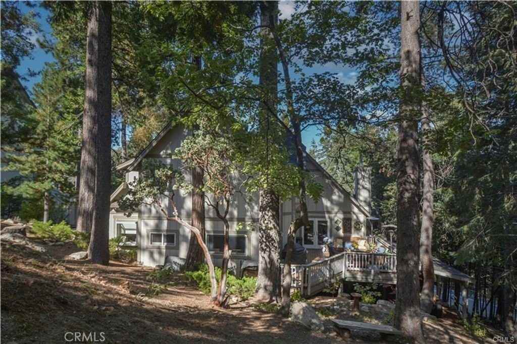 196 Fairway Dr - Photo 5 of 32