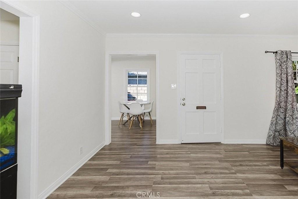 13842 Hamlin Street - Photo 4 of 23