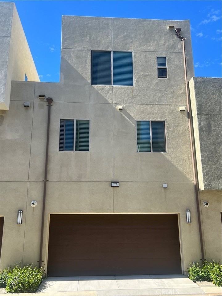 177 Magnet - Photo 2 of 37