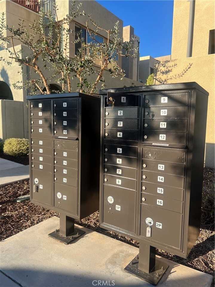 177 Magnet - Photo 4 of 37