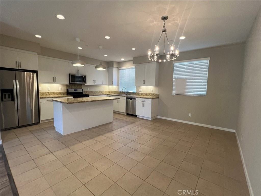 177 Magnet - Photo 5 of 37