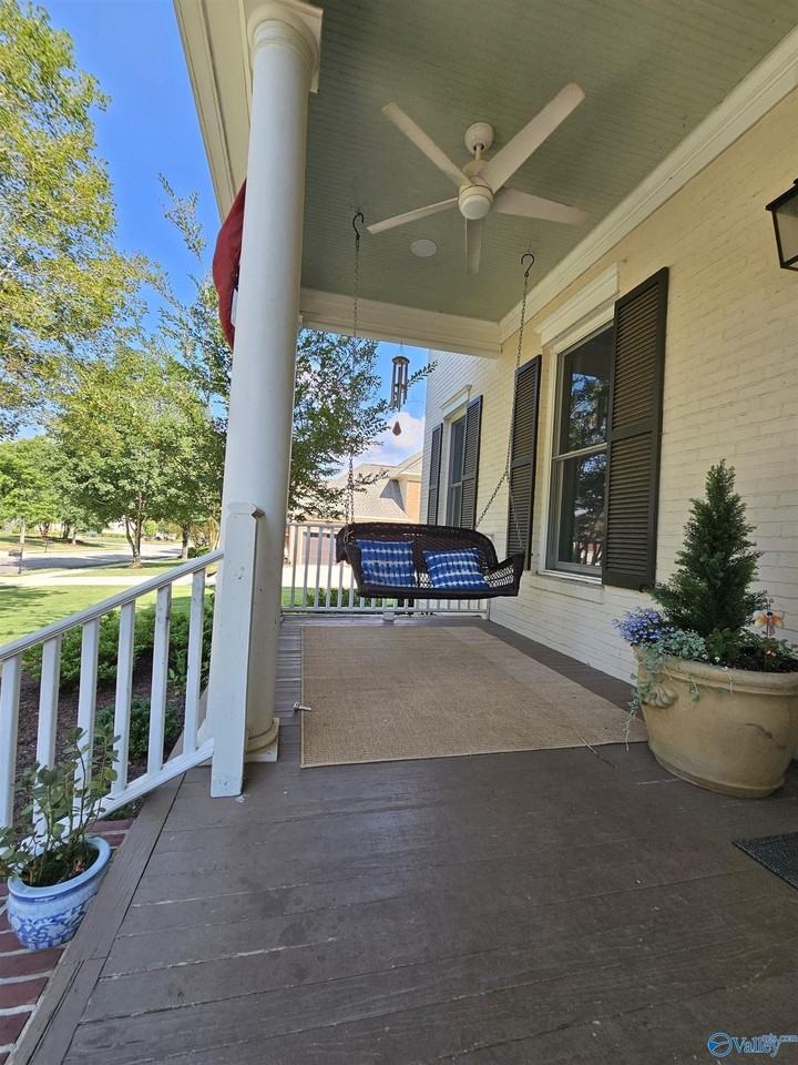 3002 Brook Park Dr Se - Photo 3 of 44