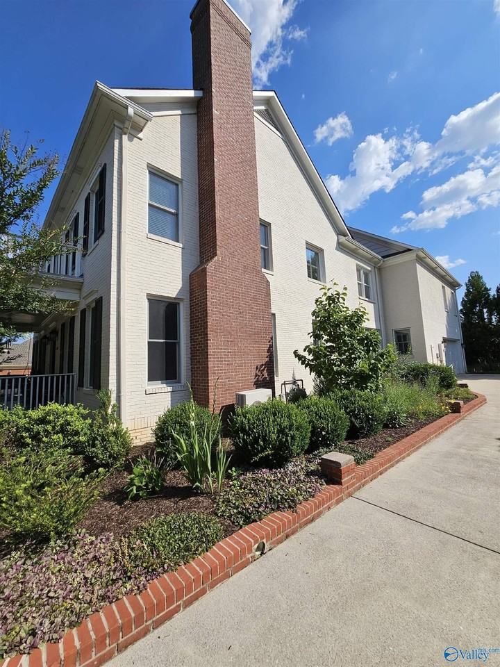 3002 Brook Park Dr Se - Photo 5 of 44