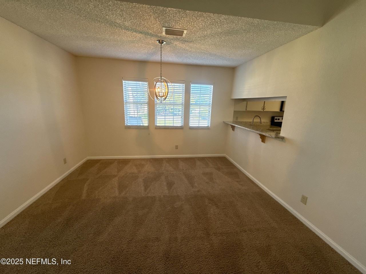 706 Tournament Rd - Photo 4 of 21