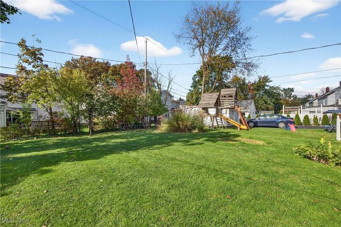 2520 Laurelhurst Rd - Photo 4 of 40