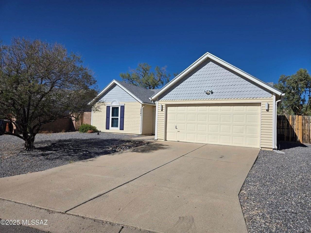 10561 E Elkridge Pl - Photo 2 of 38