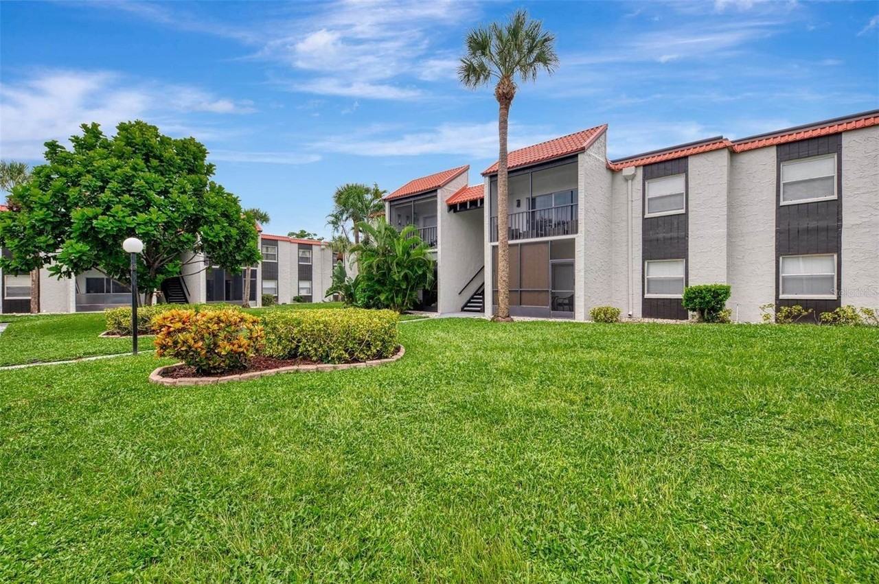 3239 Beneva Rd #201 - Photo 2 of 35