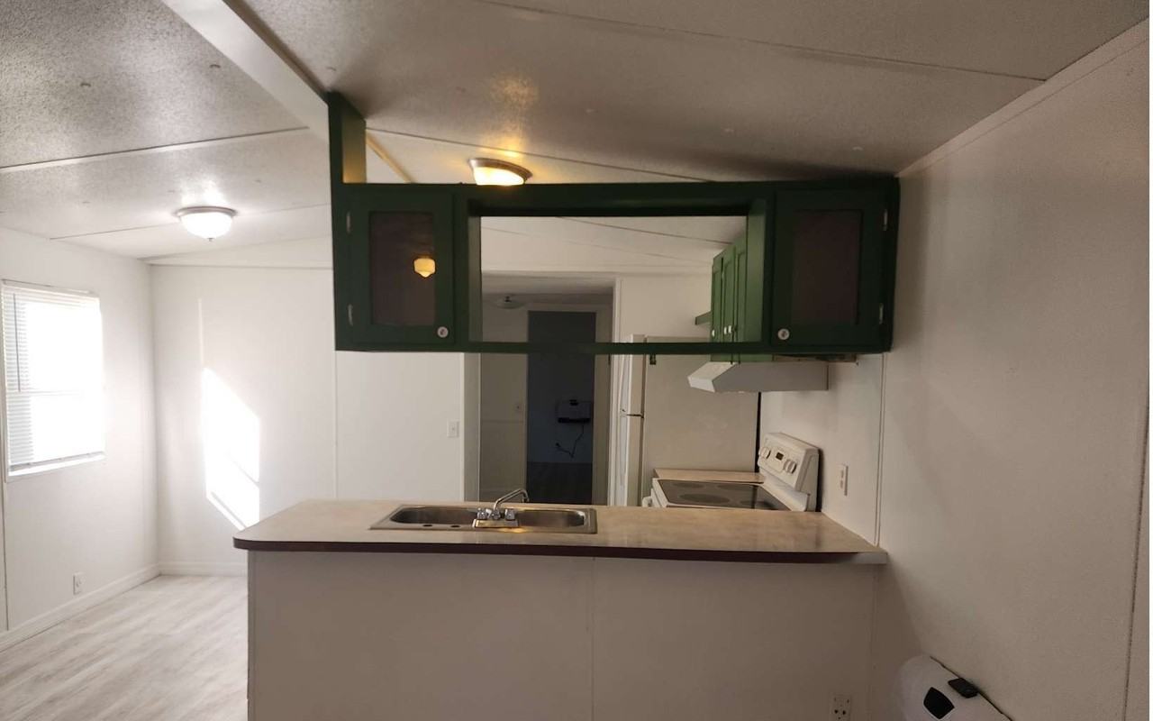 304 Nw Ridgewood Ave - Photo 3 of 15