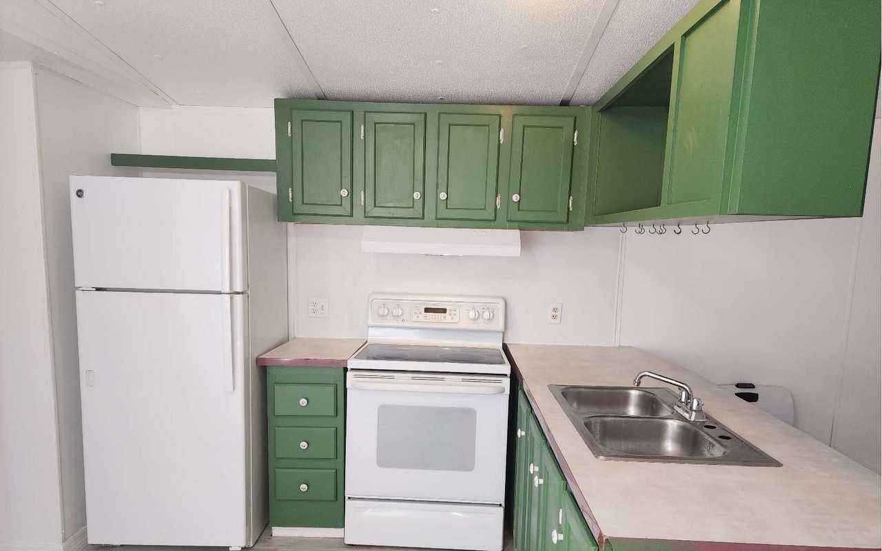 304 Nw Ridgewood Ave - Photo 4 of 15