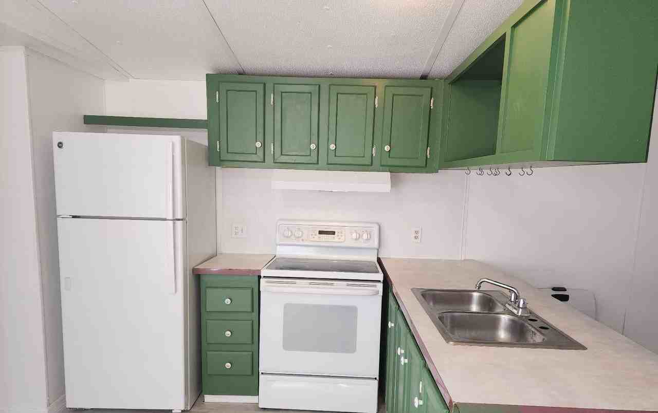 304 Nw Ridgewood Ave - Photo 5 of 15