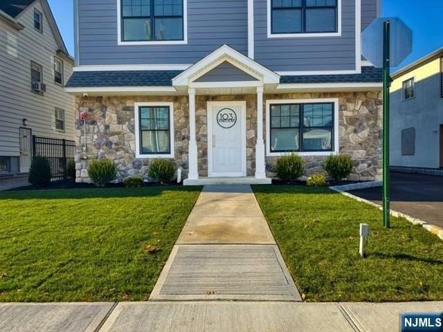 103 Johnson Ave - Photo 2 of 12