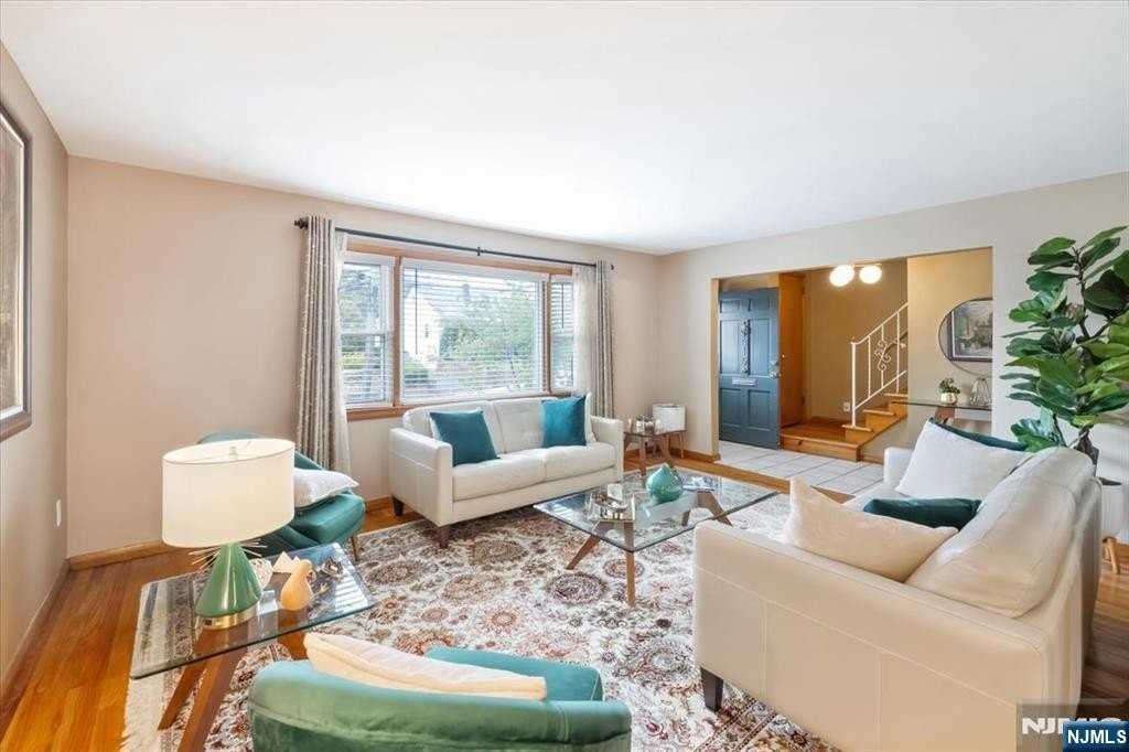 315 Longworth Ave - Photo 3 of 29