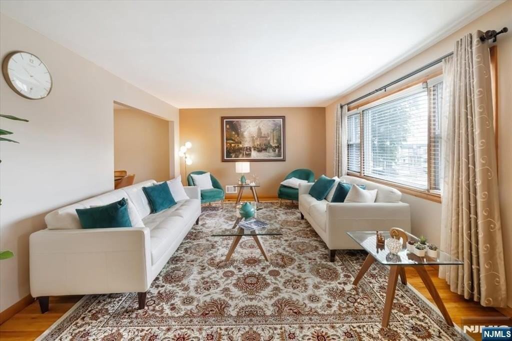 315 Longworth Ave - Photo 5 of 29