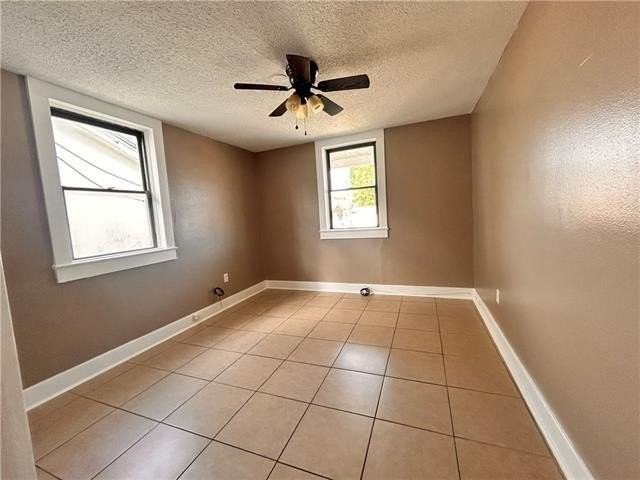 3219 Leonidas St - Photo 6 of 8