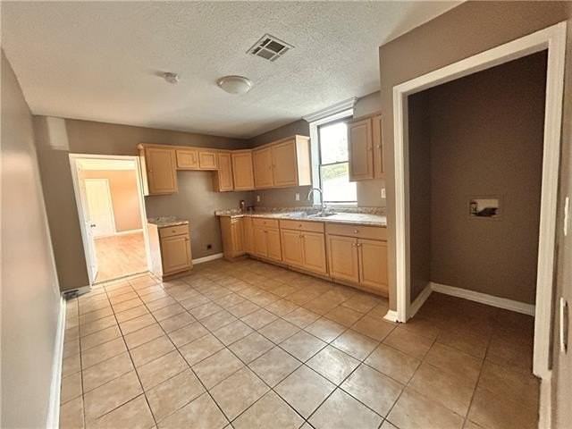 3219 Leonidas St - Photo 7 of 8