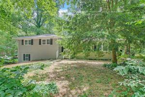 featured image of 5747 Woodland Dr