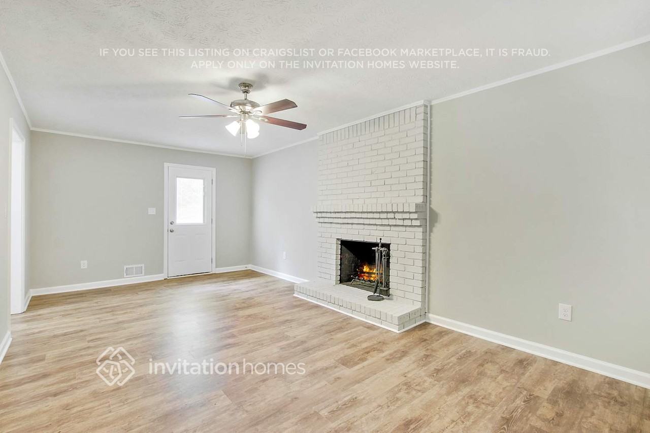 5747 Woodland Dr - Photo 5 of 22