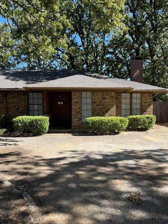 2205 Landmark Ct #B - Photo 2 of 10