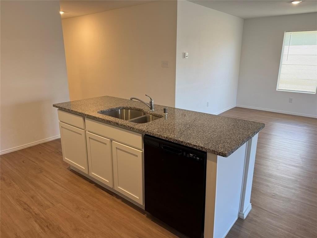 330 Mahogany Ln - Photo 5 of 24