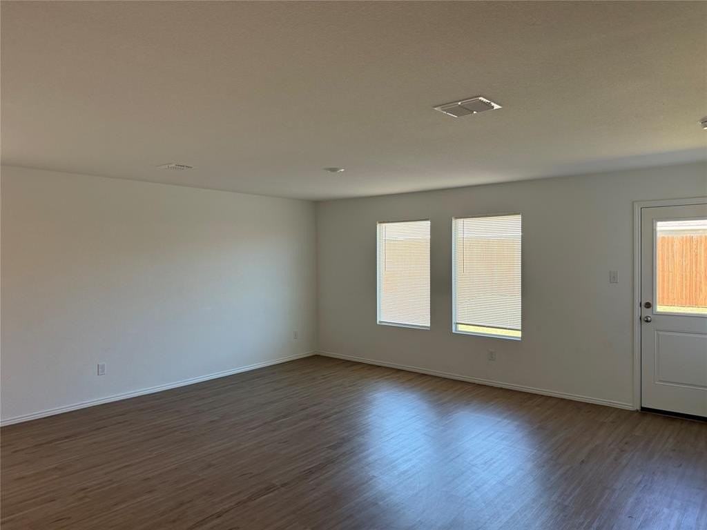 330 Mahogany Ln - Photo 7 of 24