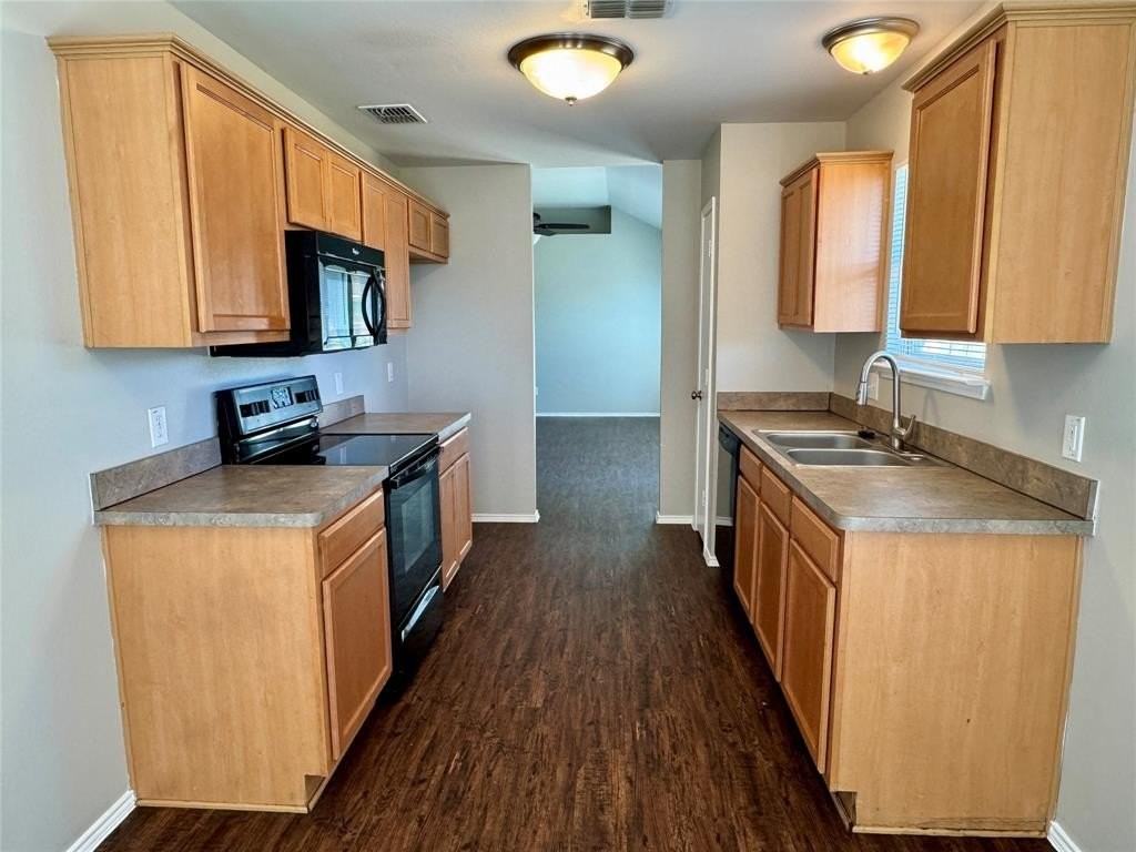 225 Amherst Dr - Photo 7 of 18