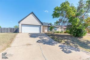 featured image of 717 Chanticleers Ln