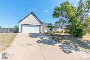 717 Chanticleers Ln - Photo 1 of 1