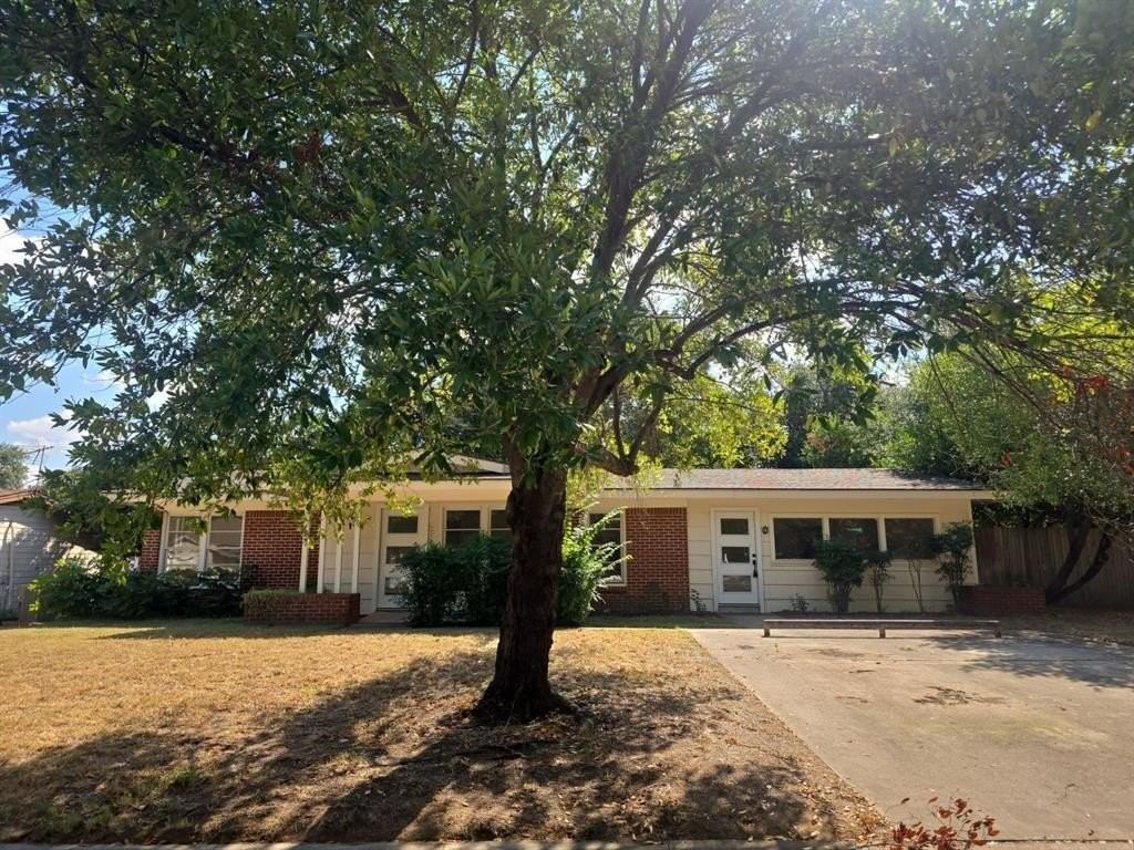 6200 Windermere Pl - Photo 2 of 27