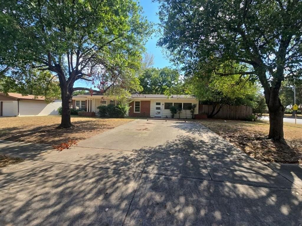 6200 Windermere Pl - Photo 3 of 27