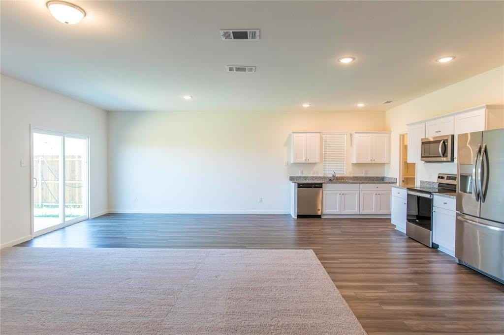 5508 Brownstone Lane - Photo 7 of 40