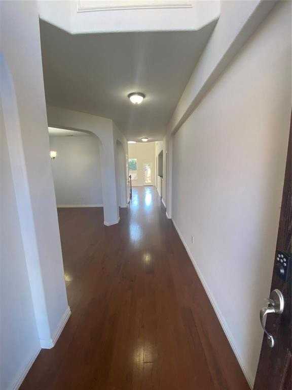 612 Catalpa Rd - Photo 2 of 26