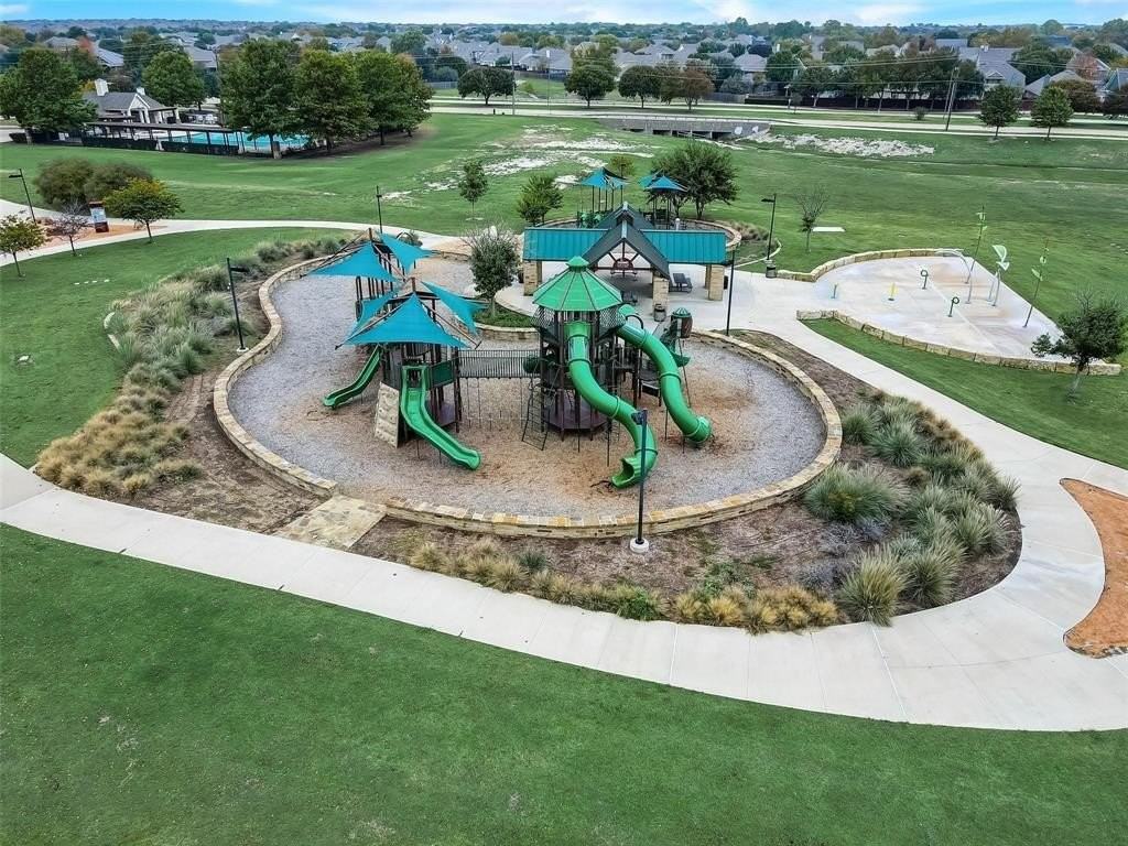 9917 George Bush Dr - Photo 5 of 39