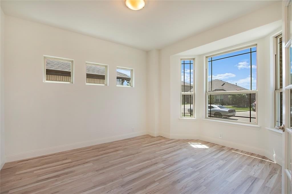 1144 Goldenrod Dr - Photo 4 of 31