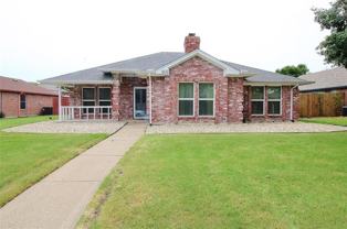906 Moore St - Photo 1 of 1