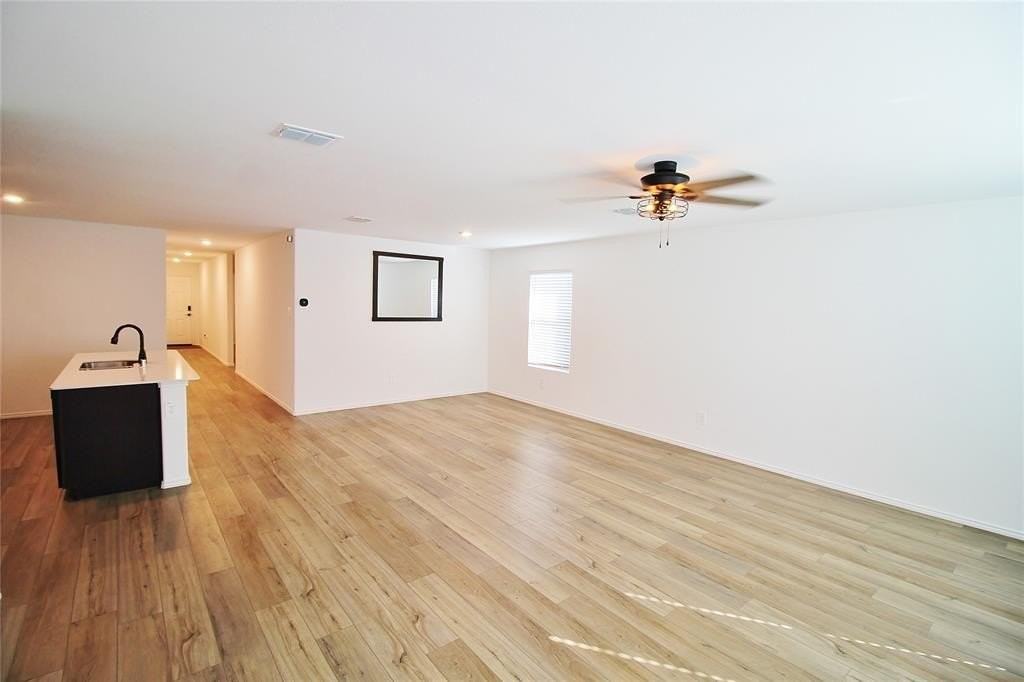 1013 Lady Bird St - Photo 3 of 33