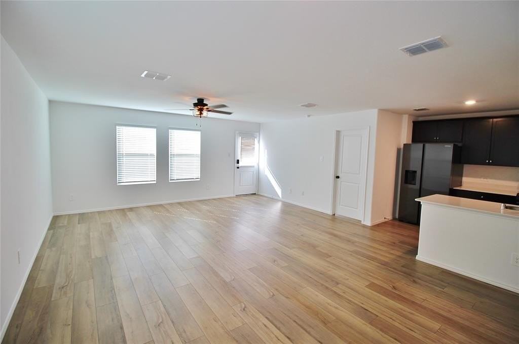 1013 Lady Bird St - Photo 5 of 33