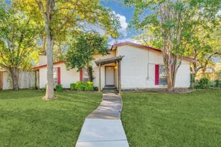 2200 Briarwood Dr - Photo 1 of 1