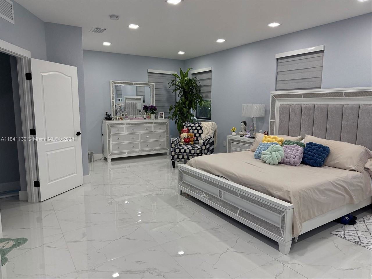 11300 Sw 236th Ln - Photo 6 of 8