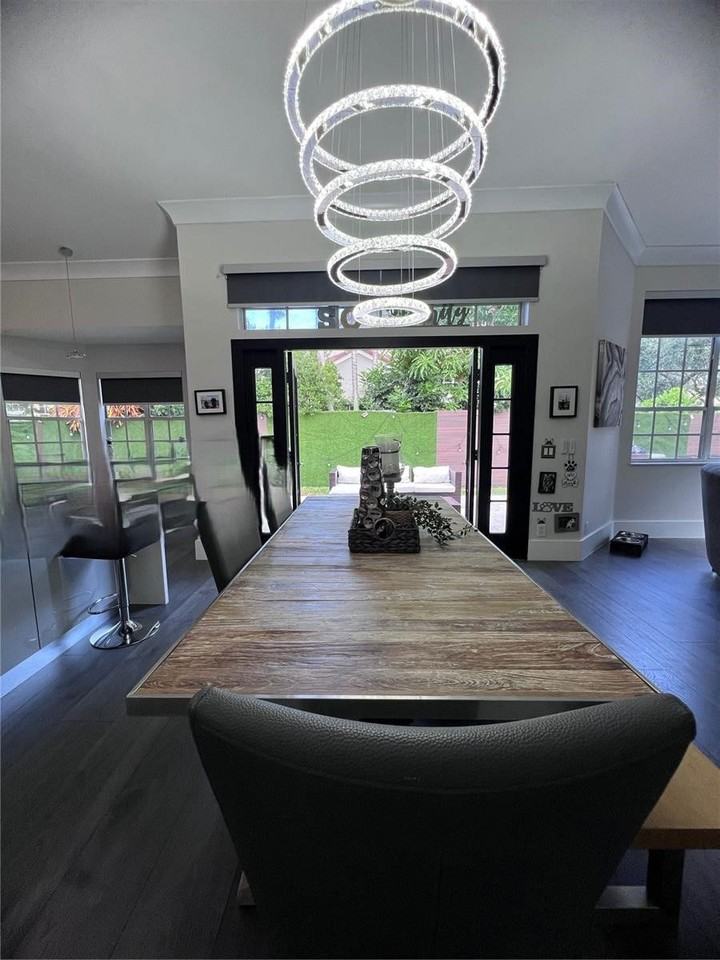 1371 Bayview Cir - Photo 7 of 8