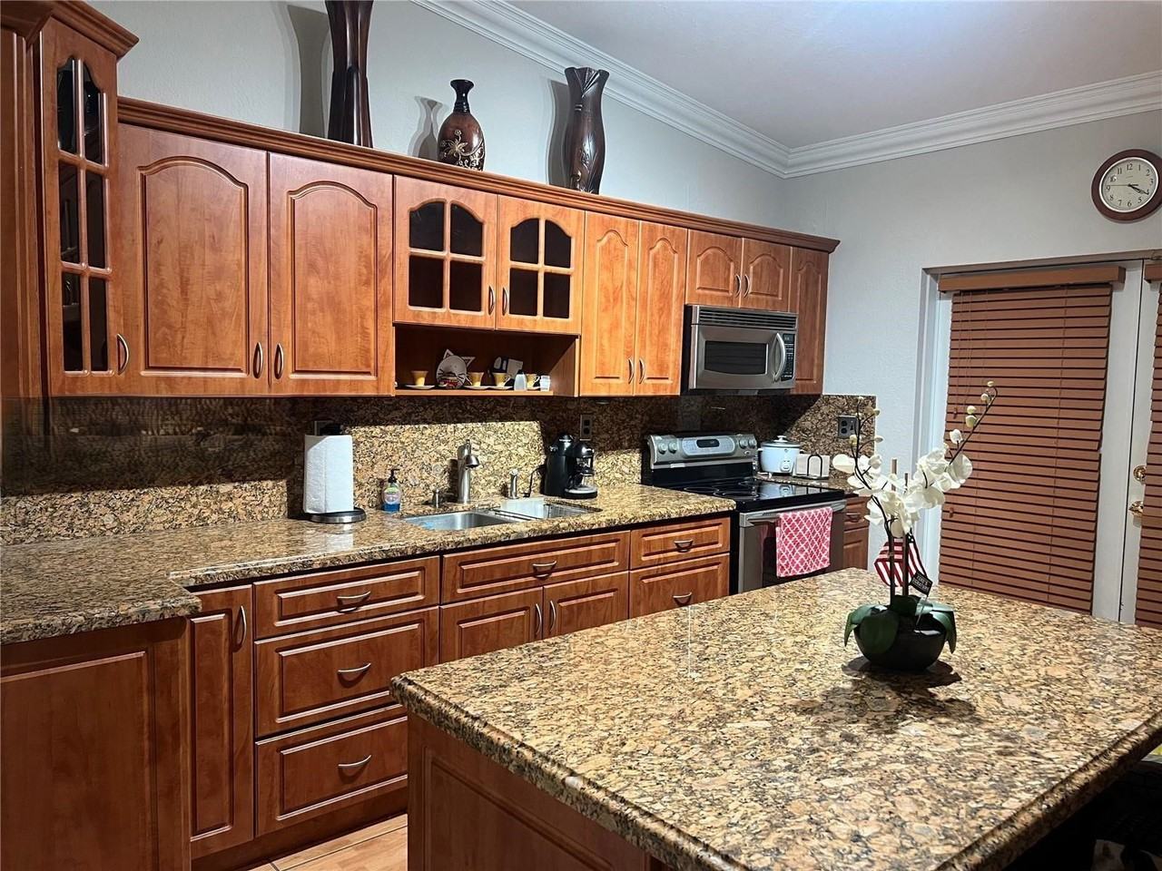 7667 Nw 182nd Ln #805 - Photo 2 of 8