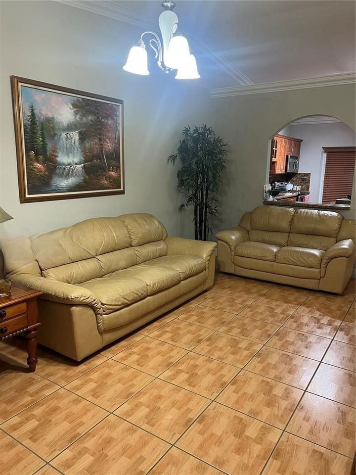 7667 Nw 182nd Ln #805 - Photo 6 of 8