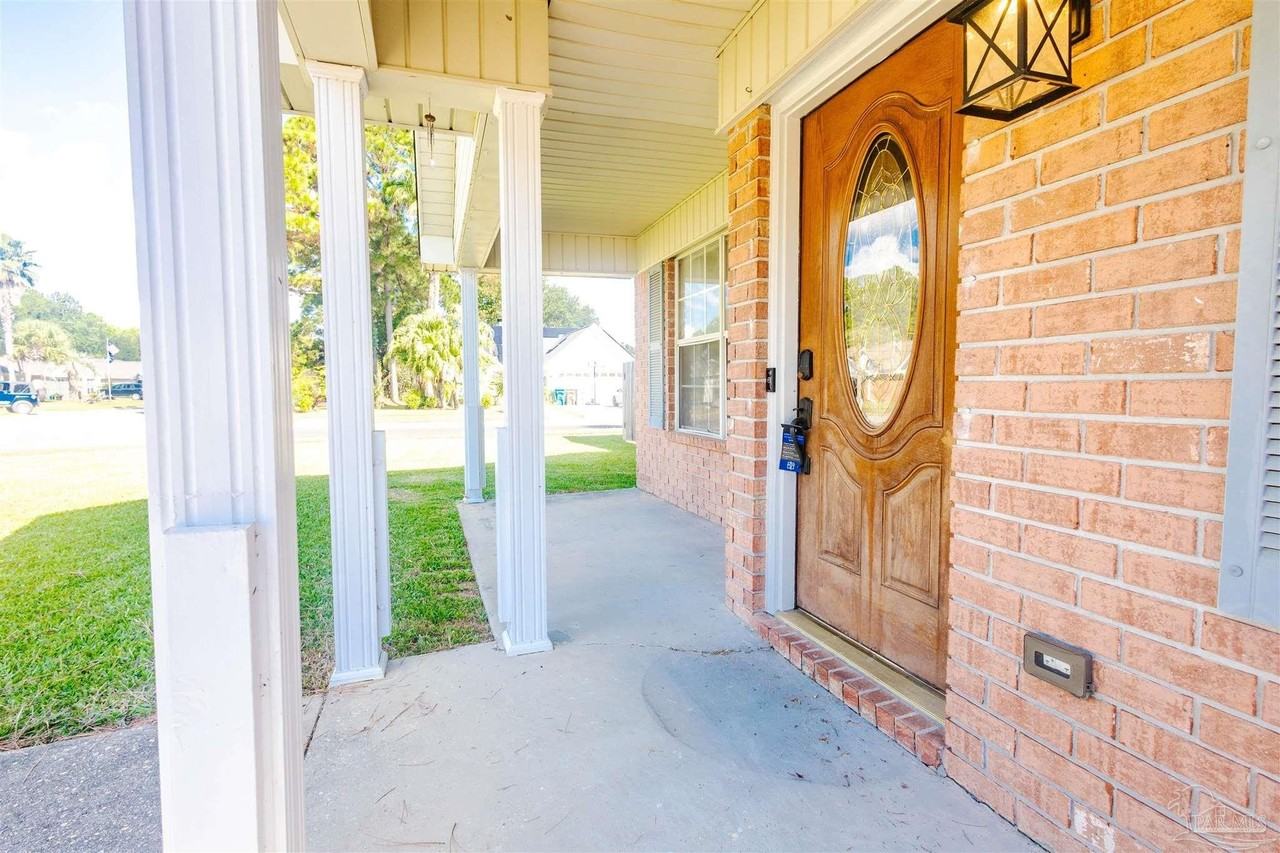 1356 Sterling Point Dr - Photo 6 of 34