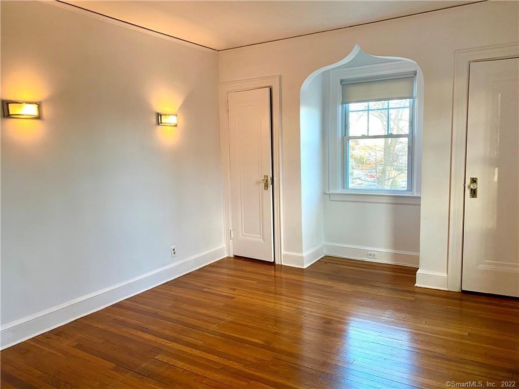 43 Mohegan Ave #2 - Photo 7 of 8