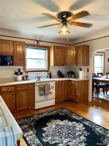 1505 Wyandotte Ave - Photo 5 of 20