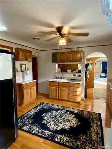 1505 Wyandotte Ave - Photo 6 of 20