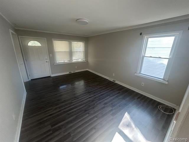 23109 Stauber Ave - Photo 3 of 13