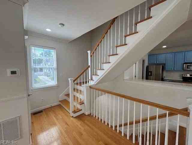 637 12th St - Photo 6 of 40