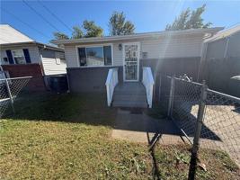 featured image of 1724 Selden Ave